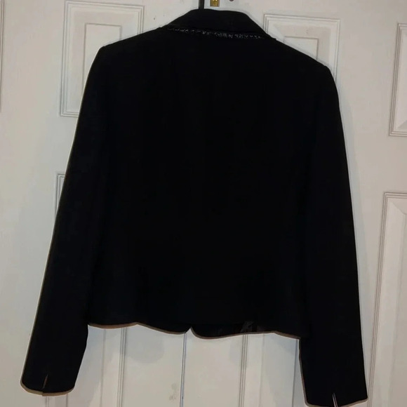 Tahari Satin bow trim triple breasted Crepe blazer Sz 6 petite - Picture 7 of 16